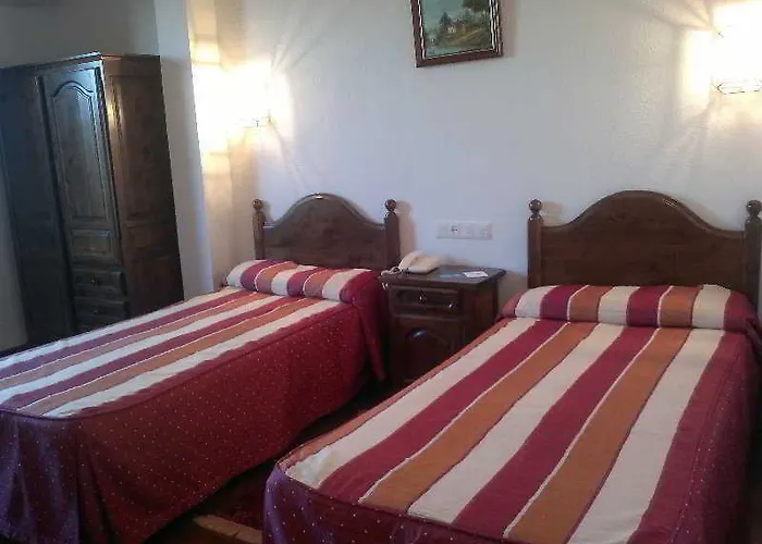 ホテル ロス シガラレス 2*